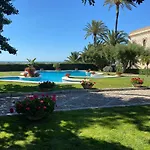 El Maestre Villa *