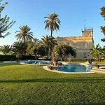 El Maestre Villa