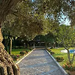 El Maestre Villa *