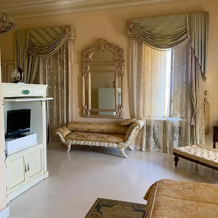 El Maestre Villa